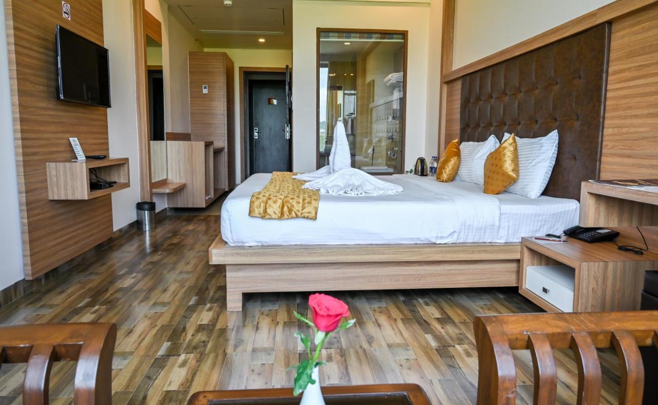 Hotel Laxmi Empire GOA Extérieur photo