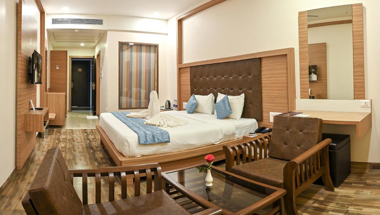 Hotel Laxmi Empire GOA Extérieur photo