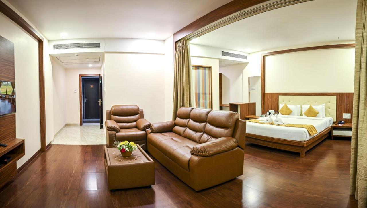 Hotel Laxmi Empire GOA Extérieur photo